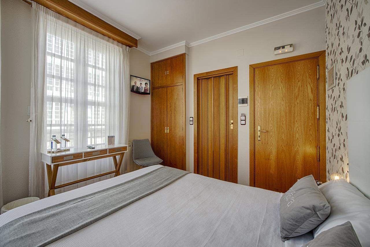 Hostal Zahara Ferrol Exterior foto