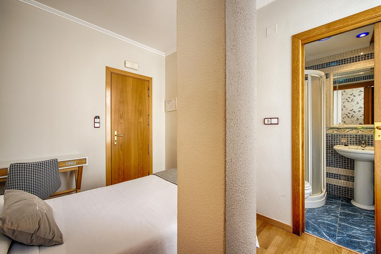 Hostal Zahara Ferrol Exterior foto