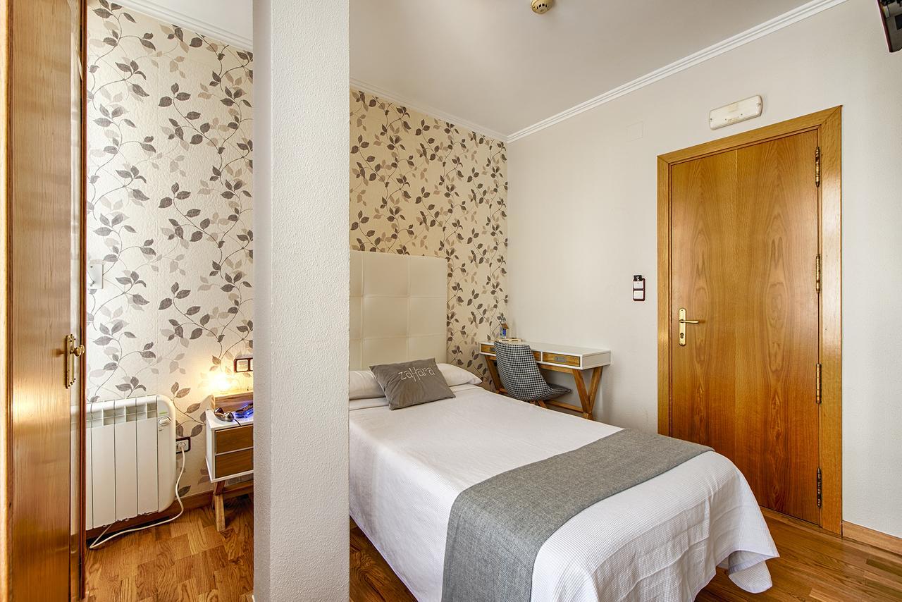 Hostal Zahara Ferrol Exterior foto